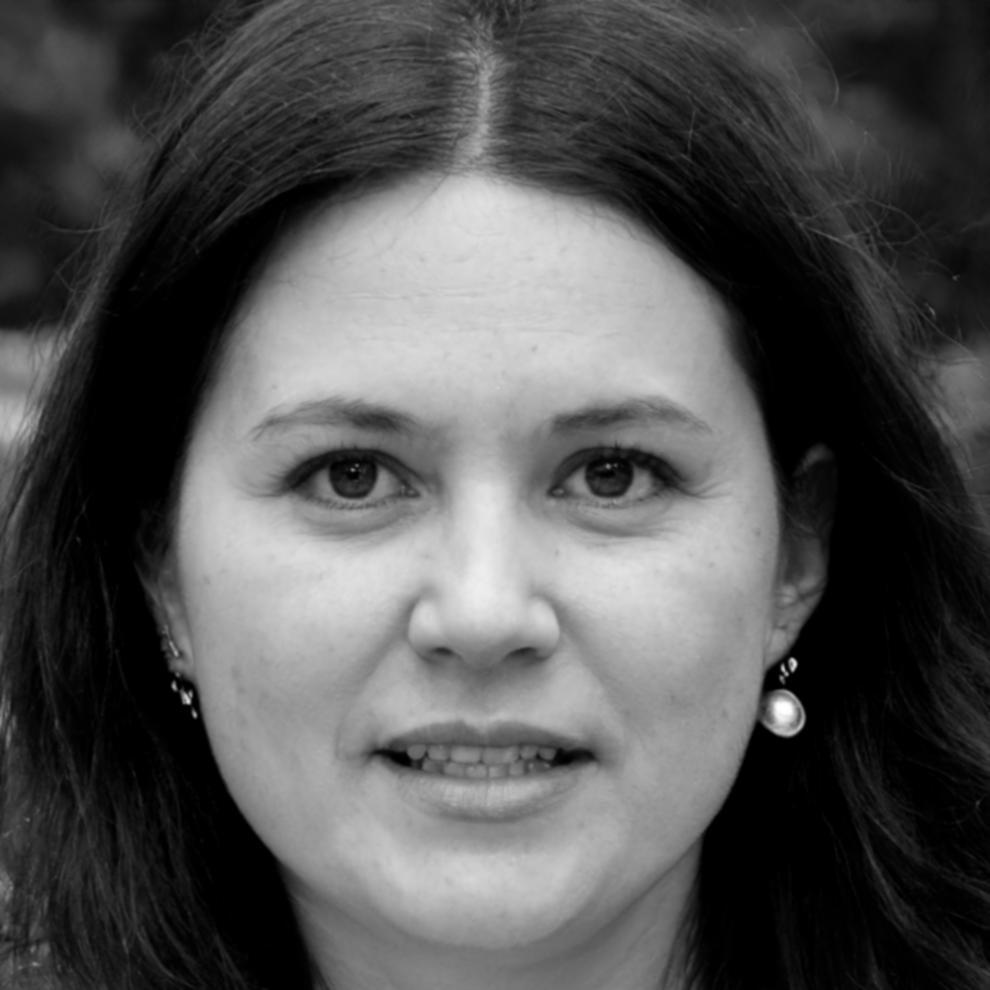 Emma Rodriguez, Investment Analyst